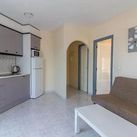1 Bedroom Beautiful In Lägenhet *
