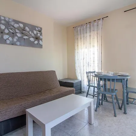 1 Bedroom Beautiful In アパート *